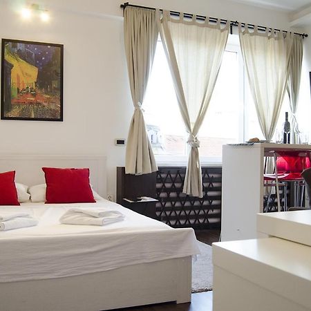 Studio Apartment With A View Of Ban Jelacic Square Zagreb Eksteriør bilde