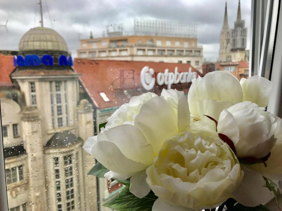 Studio Apartment With A View Of Ban Jelacic Square Zagreb Eksteriør bilde