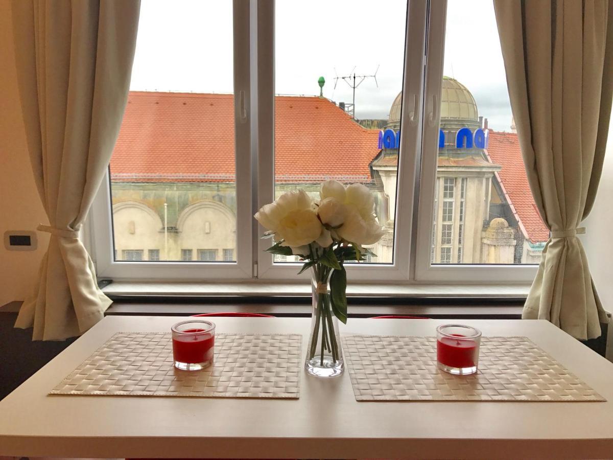 Studio Apartment With A View Of Ban Jelacic Square Zagreb Eksteriør bilde