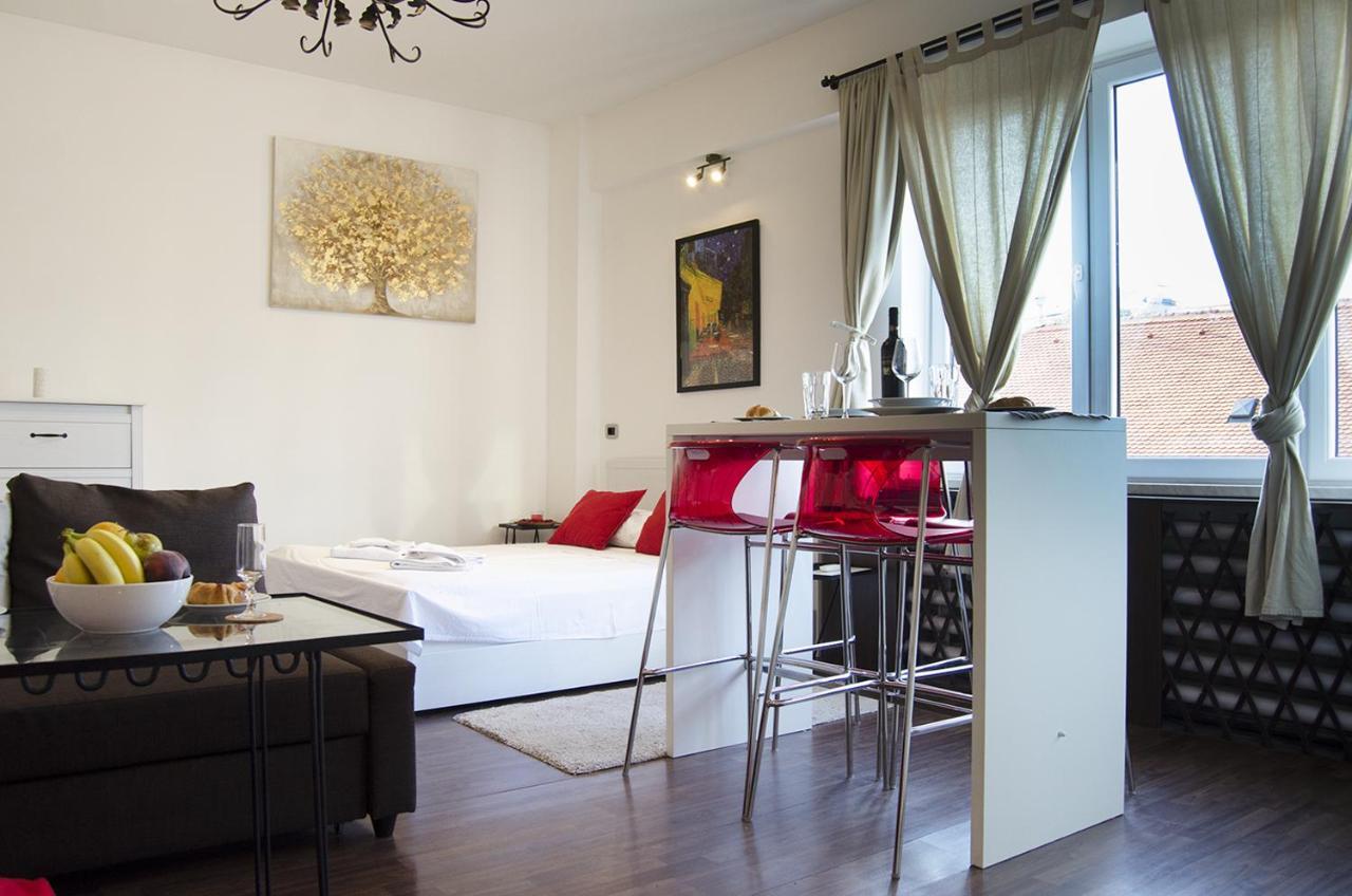 Studio Apartment With A View Of Ban Jelacic Square Zagreb Eksteriør bilde