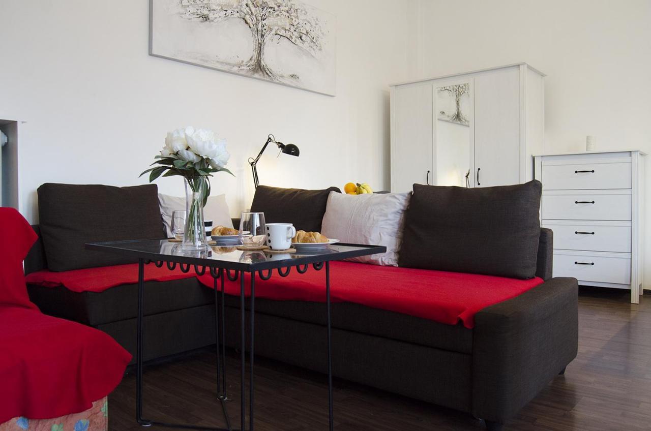 Studio Apartment With A View Of Ban Jelacic Square Zagreb Eksteriør bilde