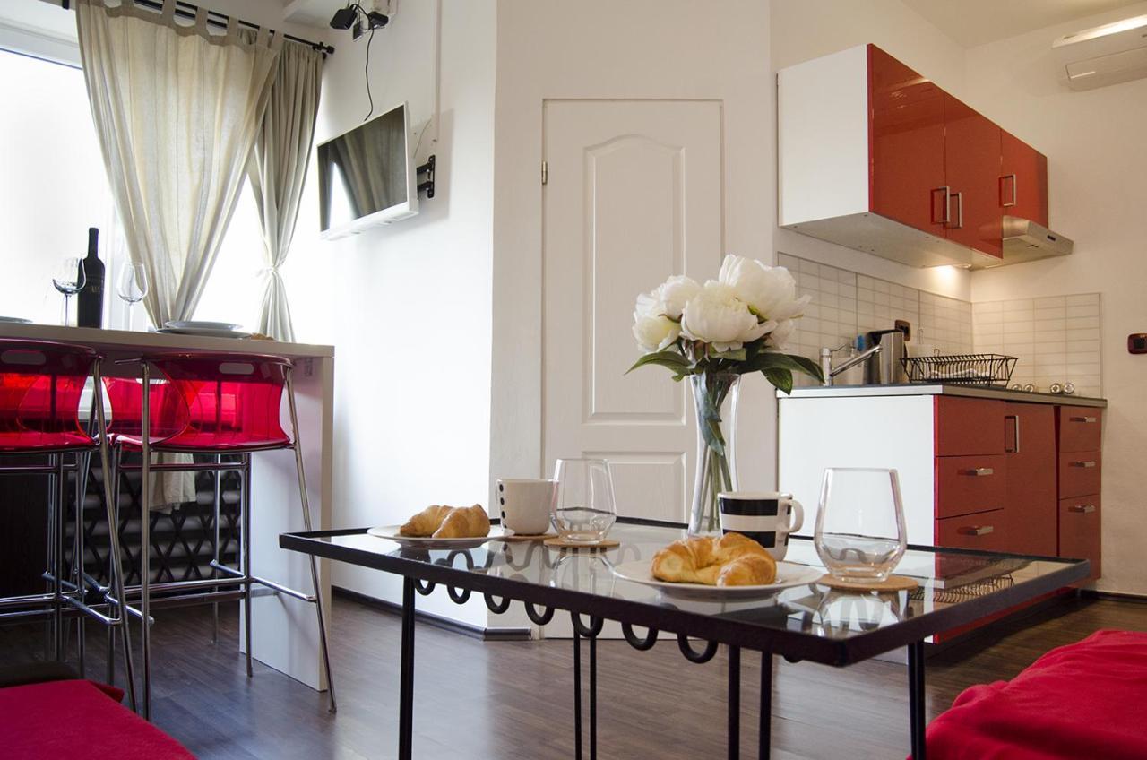 Studio Apartment With A View Of Ban Jelacic Square Zagreb Eksteriør bilde